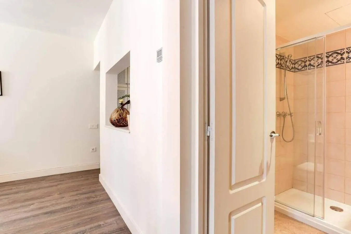 Stylish 2 Bdr In Trendy Gracia Apartment Barcelona