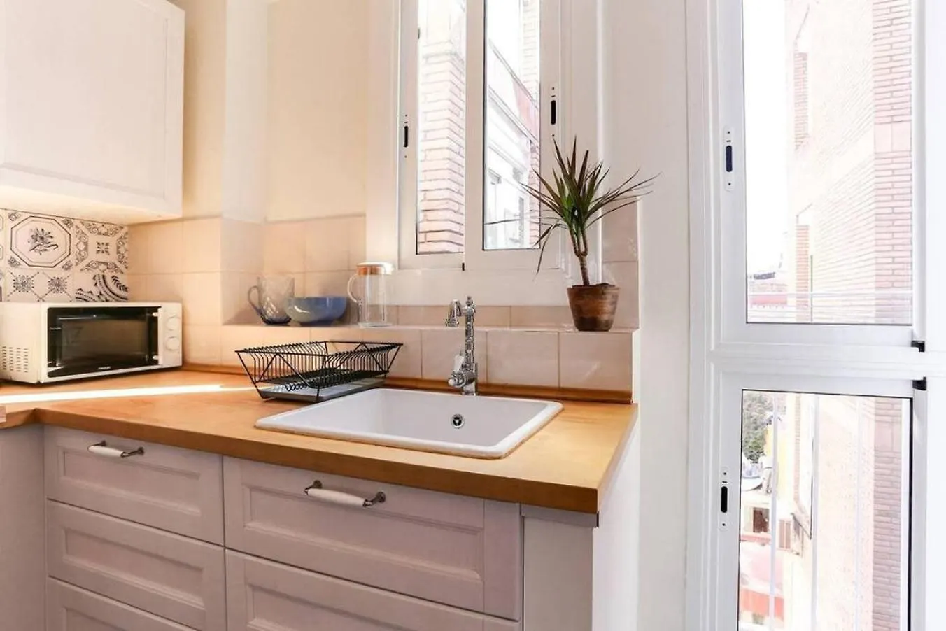 Stylish 2 Bdr In Trendy Gracia Apartment Barcelona