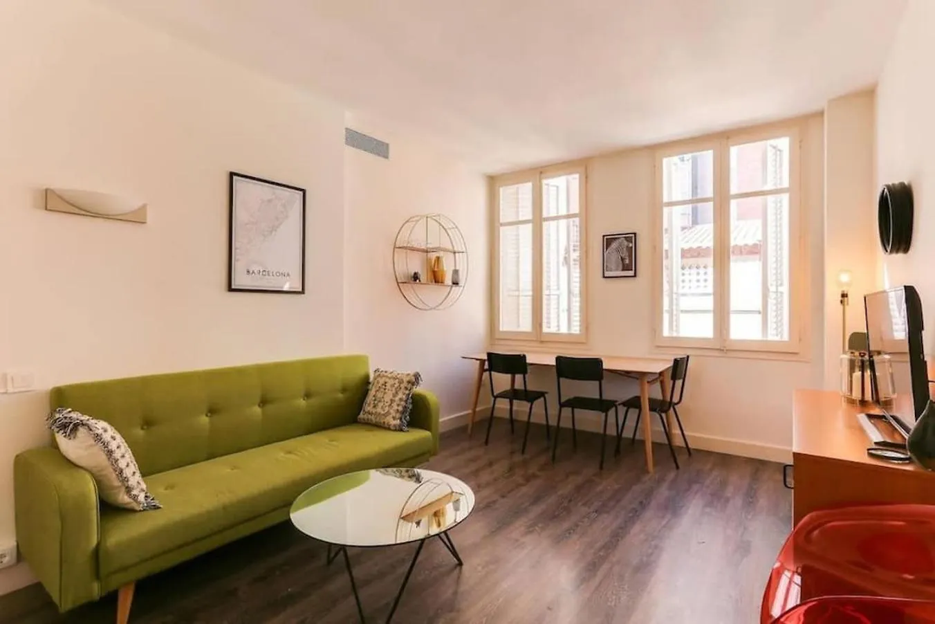 Stylish 2 Bdr In Trendy Gracia Apartment Barcelona