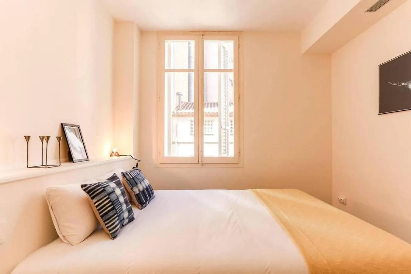 Stylish 2 Bdr In Trendy Gracia Apartment Barcelona